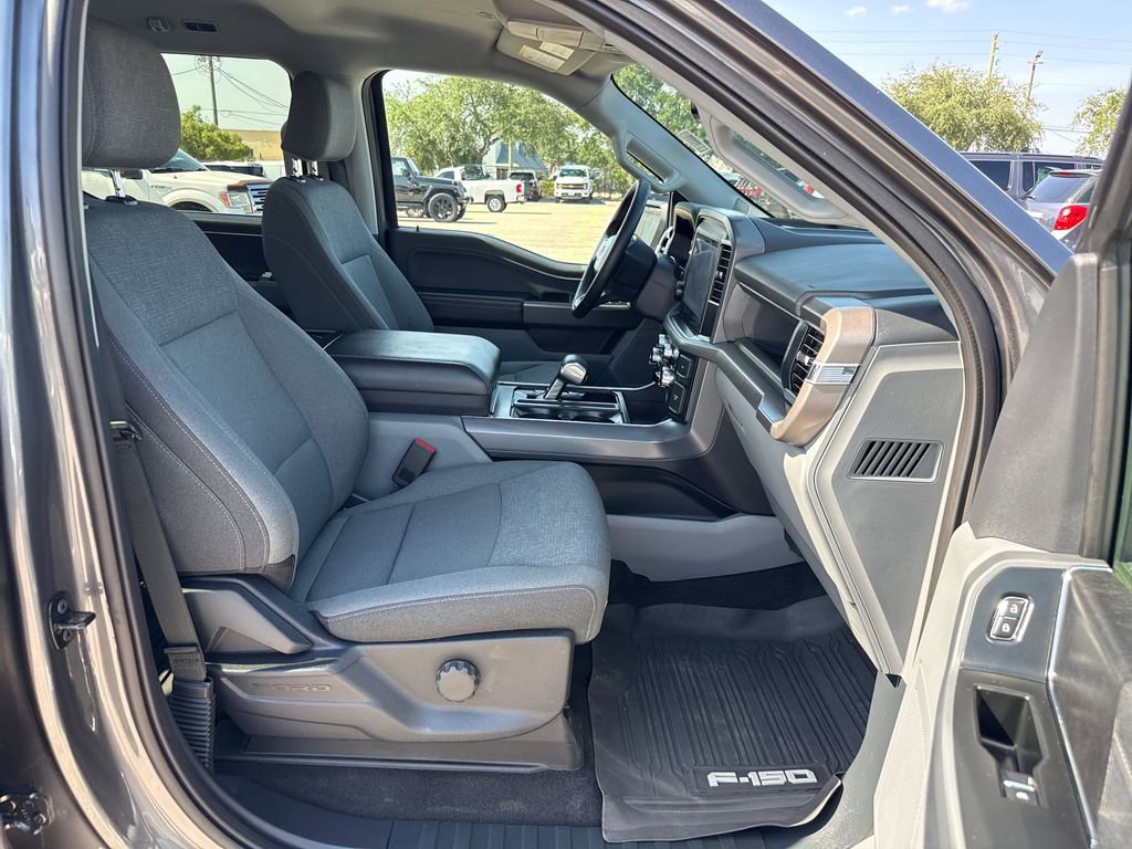 Used 2025 Ford F150 Lightning XLT AWD/4WD image 27