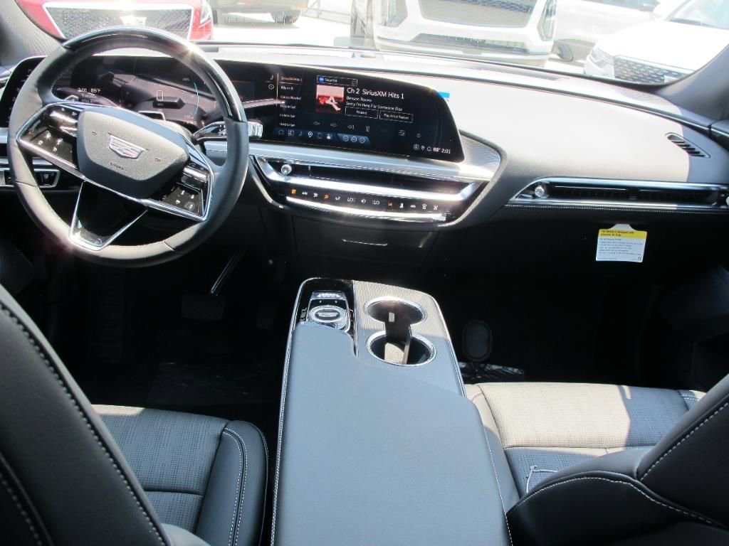 New 2025 Cadillac Lyriq Luxury image 23