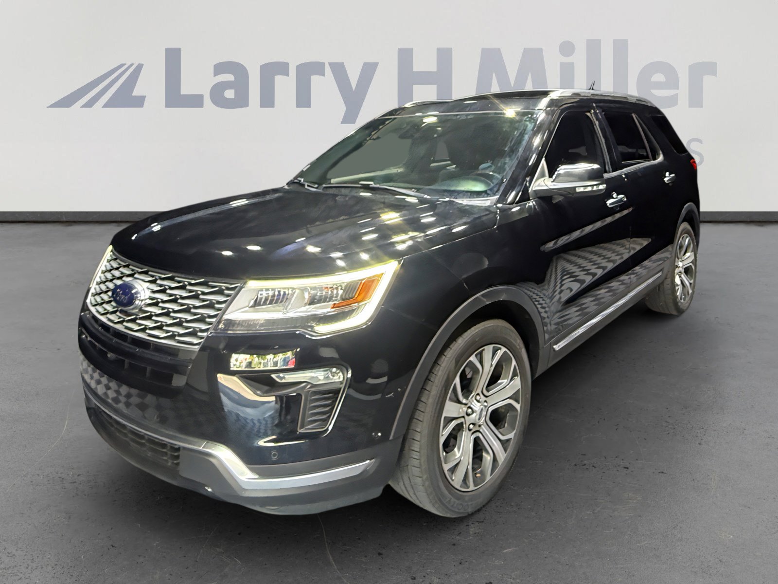 Used 2018 Ford Explorer Platinum AWD/4WD image 1