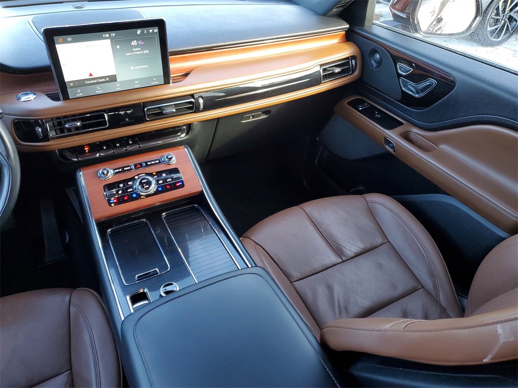 Certified 2023 Lincoln Aviator Reserve w/ Equipment Group 201A image 17