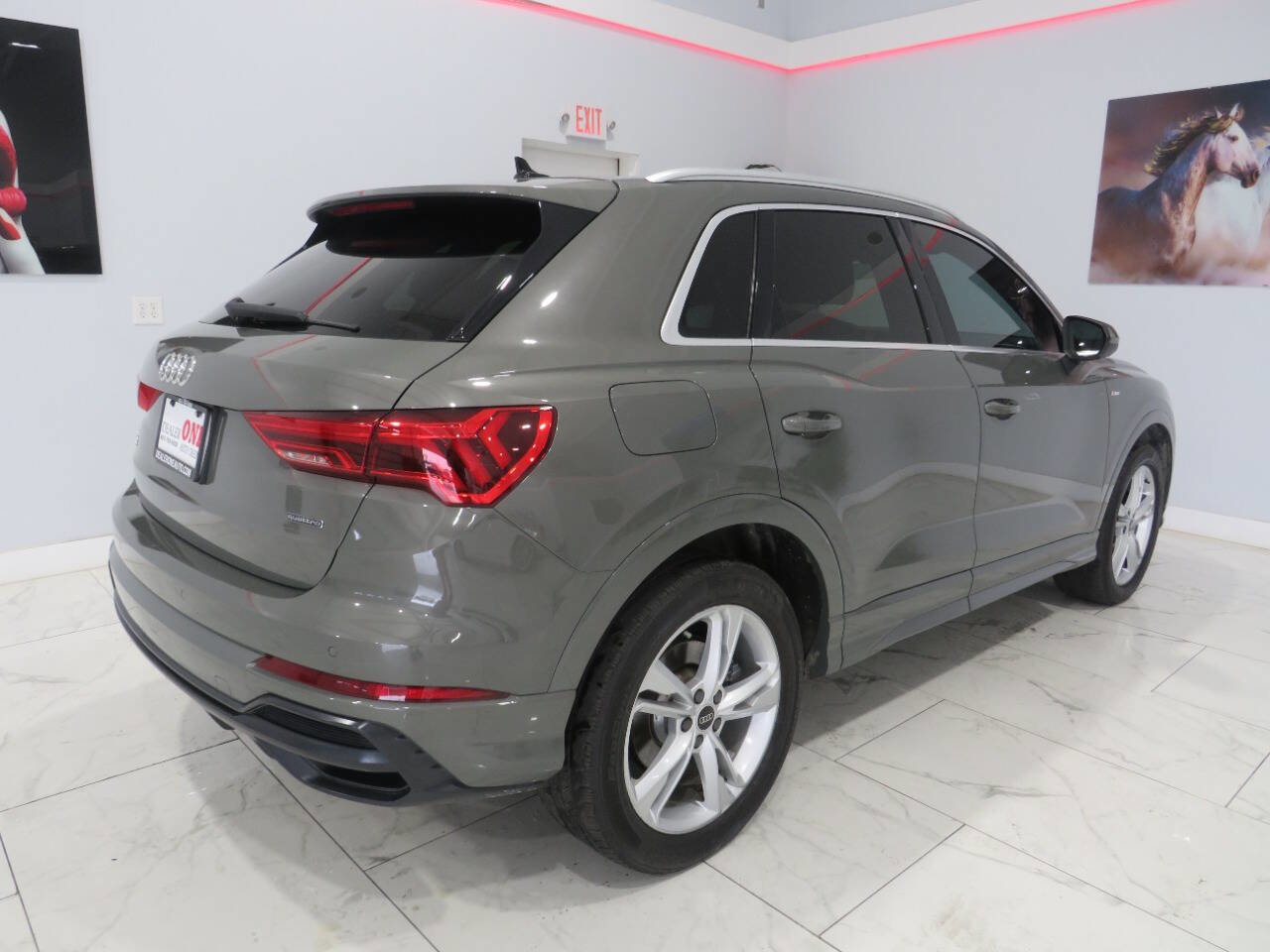 Used 2021 Audi Q3 2.0T Premium w/ Convenience Package AWD/4WD image 3