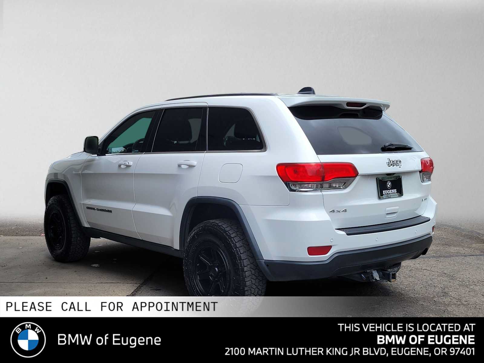 Used 2017 Jeep Grand Cherokee Laredo AWD/4WD image 5