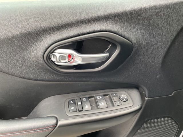 Used 2022 Jeep Cherokee Trailhawk image 26