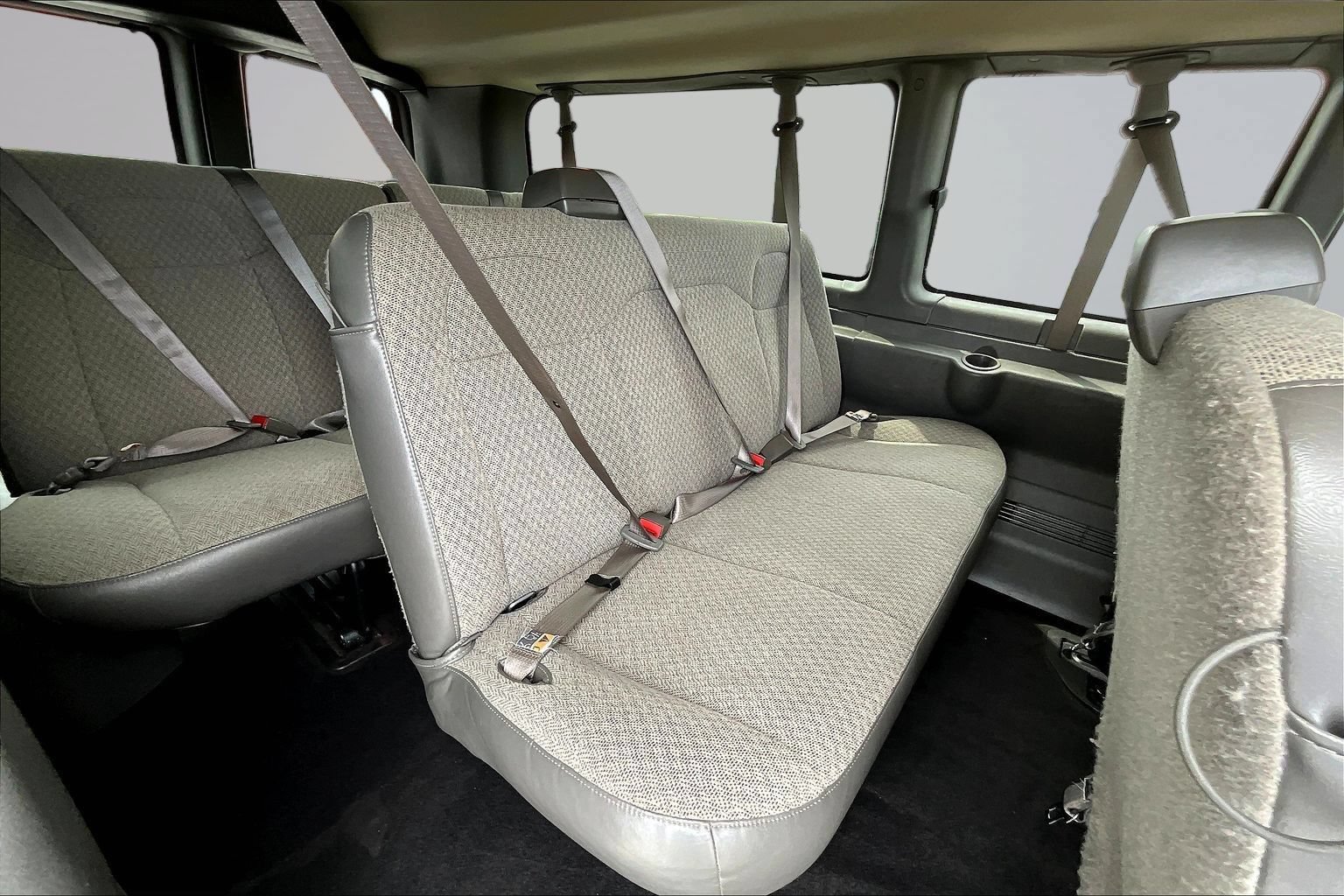 Used 2025 GMC Savana 3500 LT w/ LT Preferred Equipment Group RWD image 17