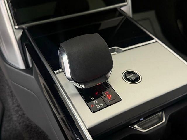 New 2025 Land Rover Range Rover SE image 36