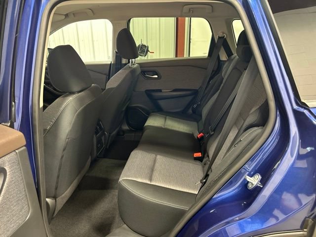 Used 2023 Nissan Rogue SV AWD/4WD image 17