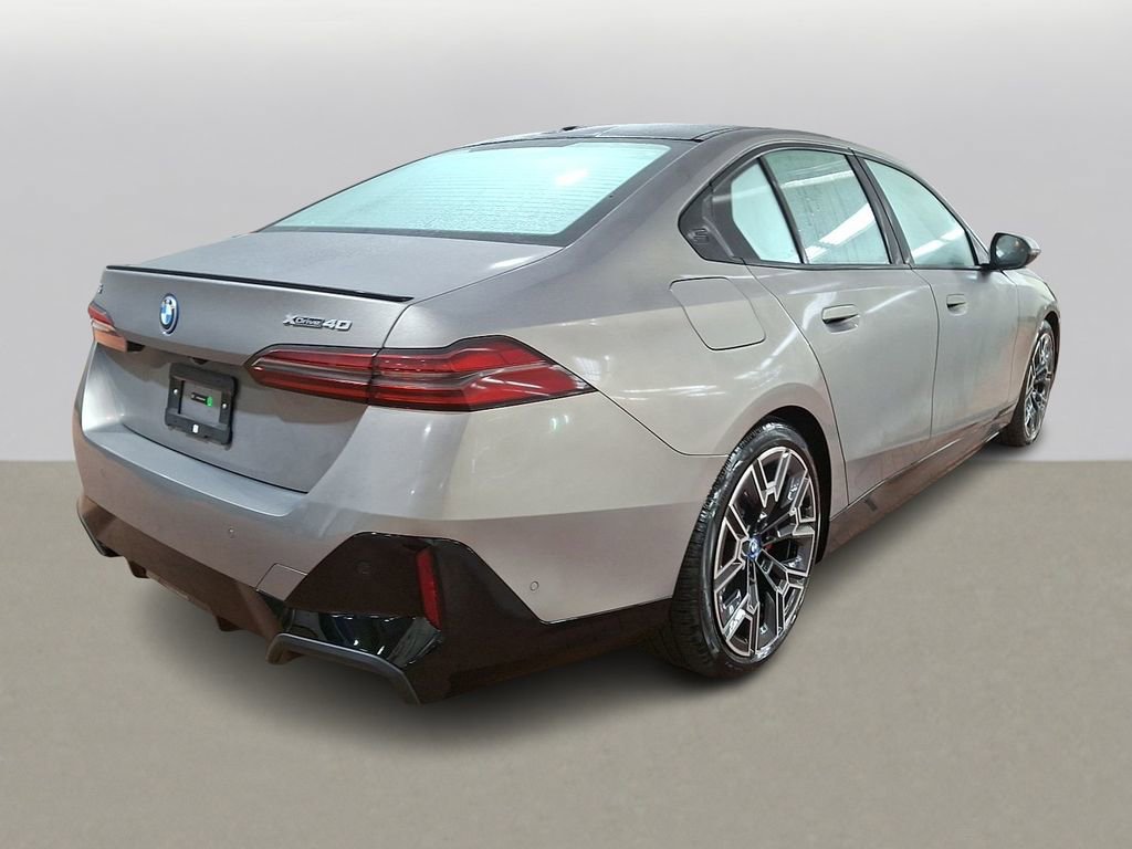 Used 2025 BMW i5 xDrive40 image 5