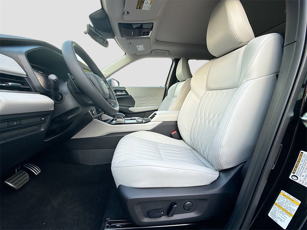 New 2025 Mitsubishi Outlander SEL image 22