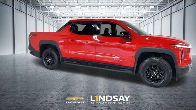 Certified 2025 Chevrolet Silverado EV LT AWD/4WD image 3