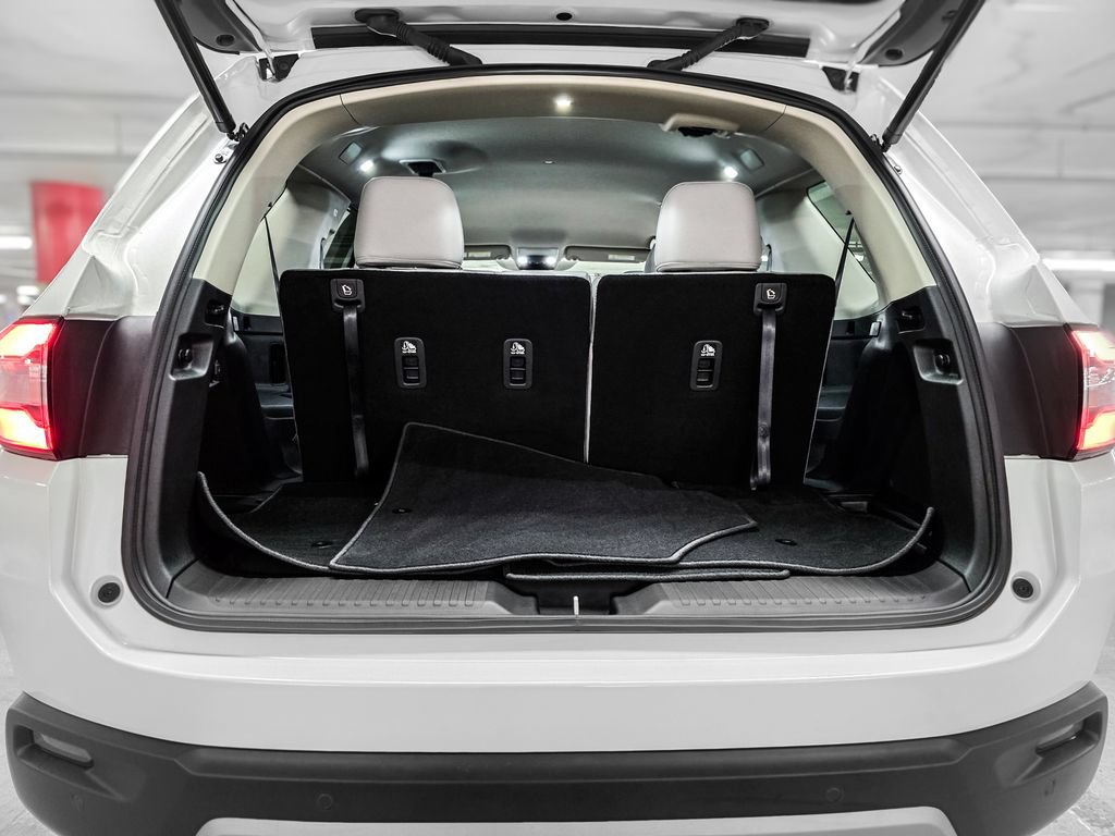 Used 2025 Honda Pilot EX-L image 8