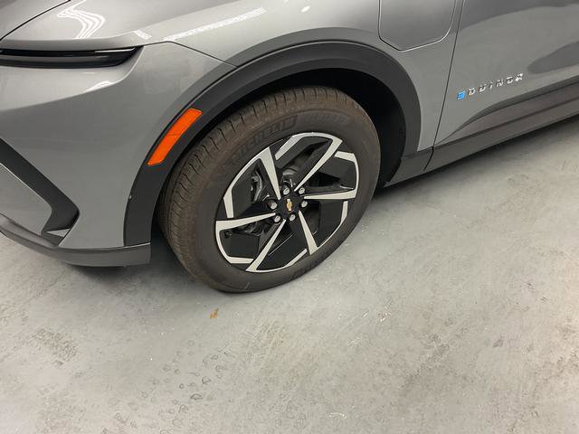 New 2026 Chevrolet Equinox EV LT image 3