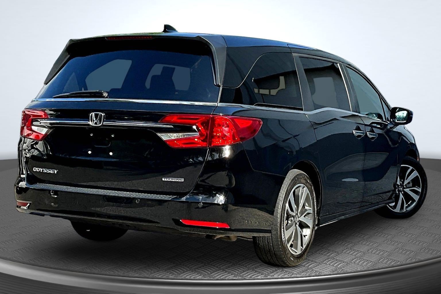 Used 2024 Honda Odyssey Touring image 4