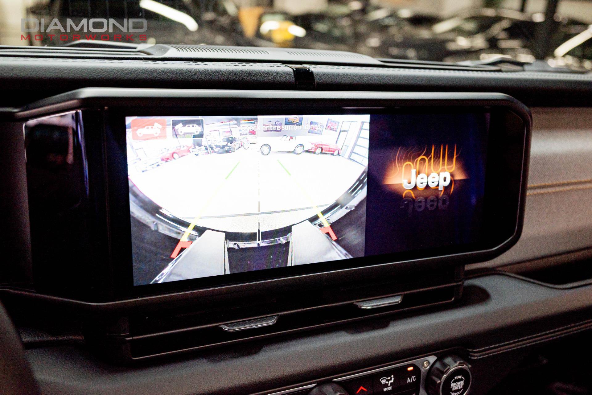 Used 2024 Jeep Wrangler Unlimited Sahara w/ Technology Group image 79