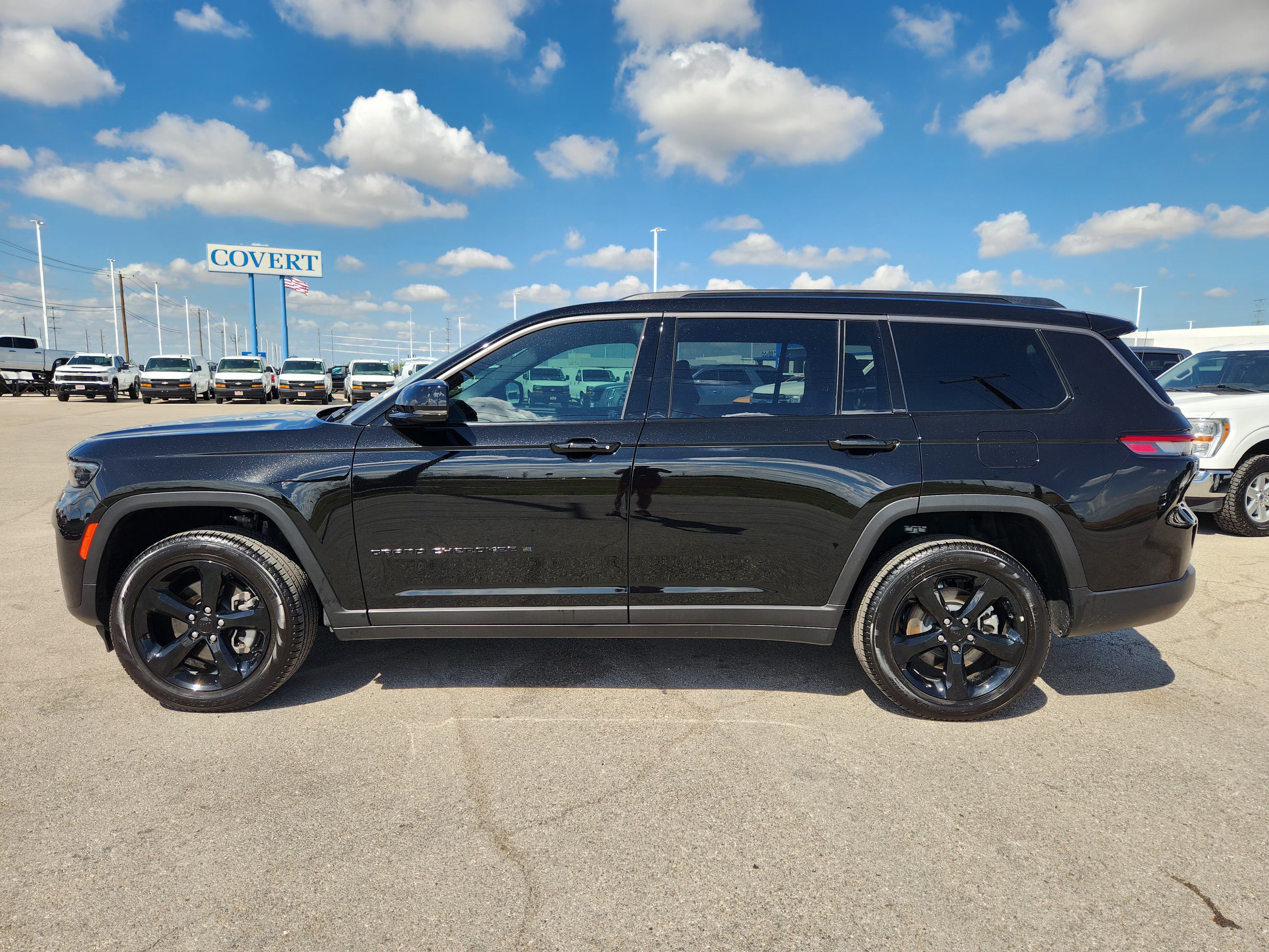 Used 2026 Jeep Grand Cherokee L Limited w/ Limited Altitude Package AWD/4WD image 4