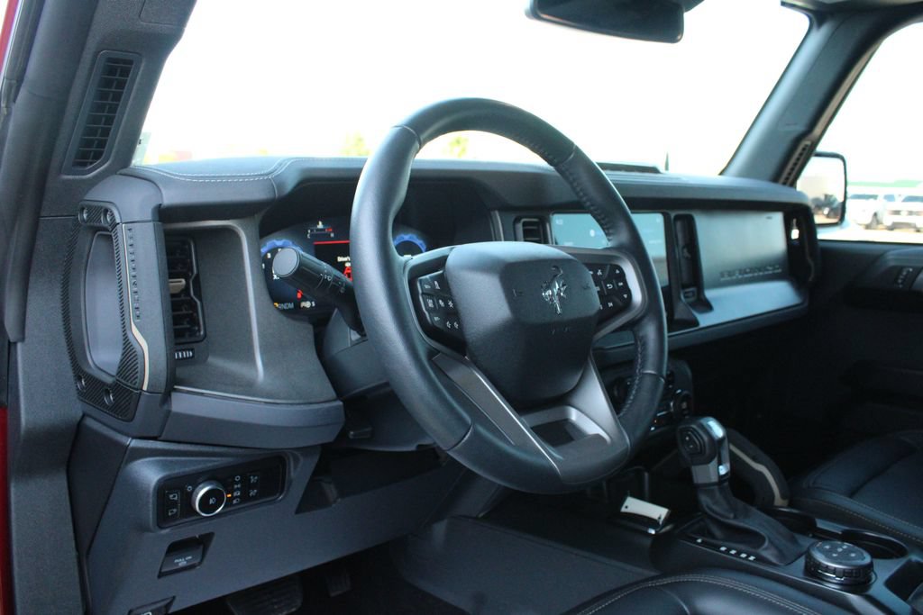 Used 2025 Ford Bronco Badlands AWD/4WD image 2