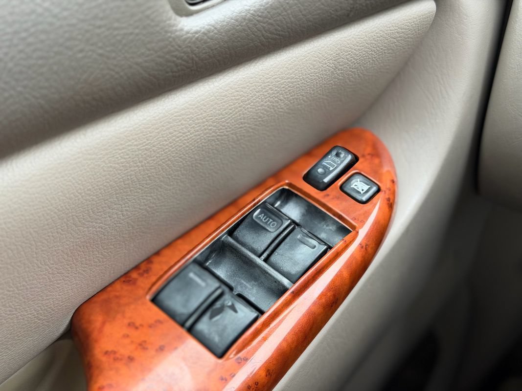 Used 2007 Toyota Sienna XLE Limited FWD image 24