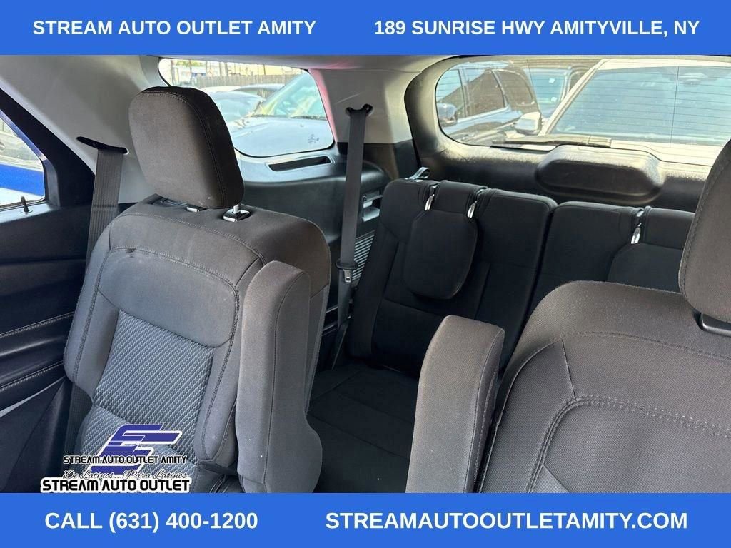 Used 2022 Ford Explorer XLT image 34