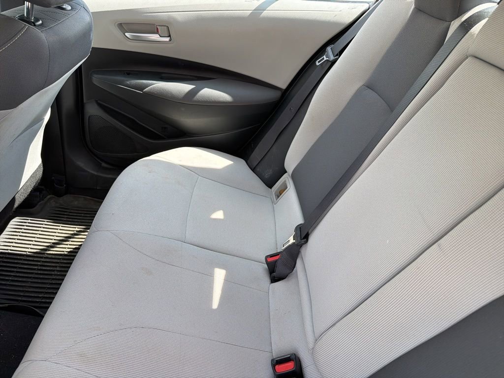 Used 2021 Toyota Corolla LE image 24