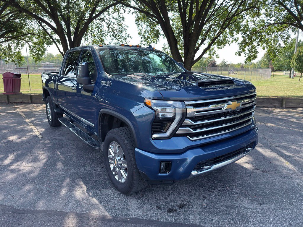 Used 2026 Chevrolet Silverado 2500 High Country w/ Technology Package AWD/4WD image 12