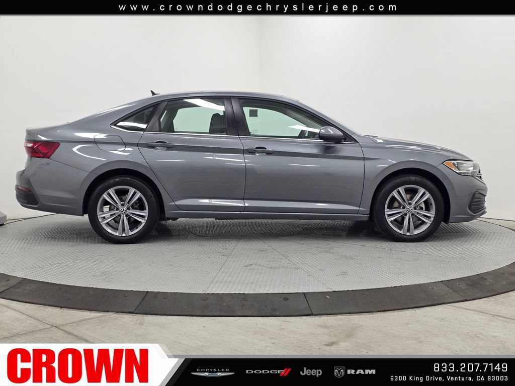 Used 2024 Volkswagen Jetta SE FWD image 8