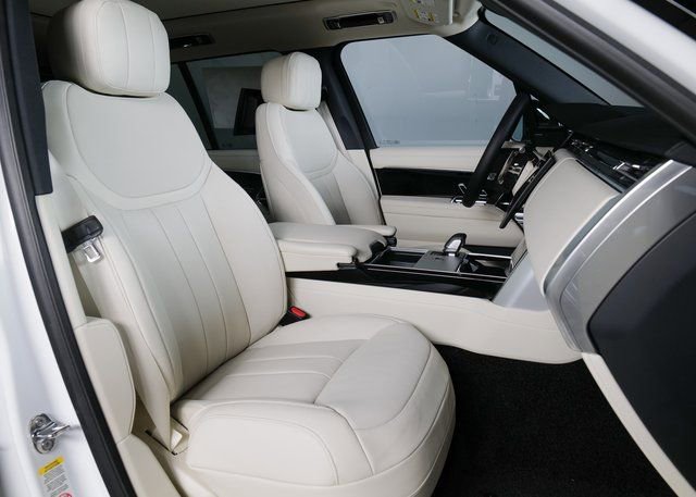 New 2026 Land Rover Range Rover SE AWD/4WD image 3