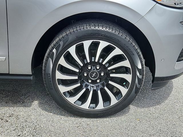Used 2022 Lincoln Navigator Black Label AWD/4WD image 8