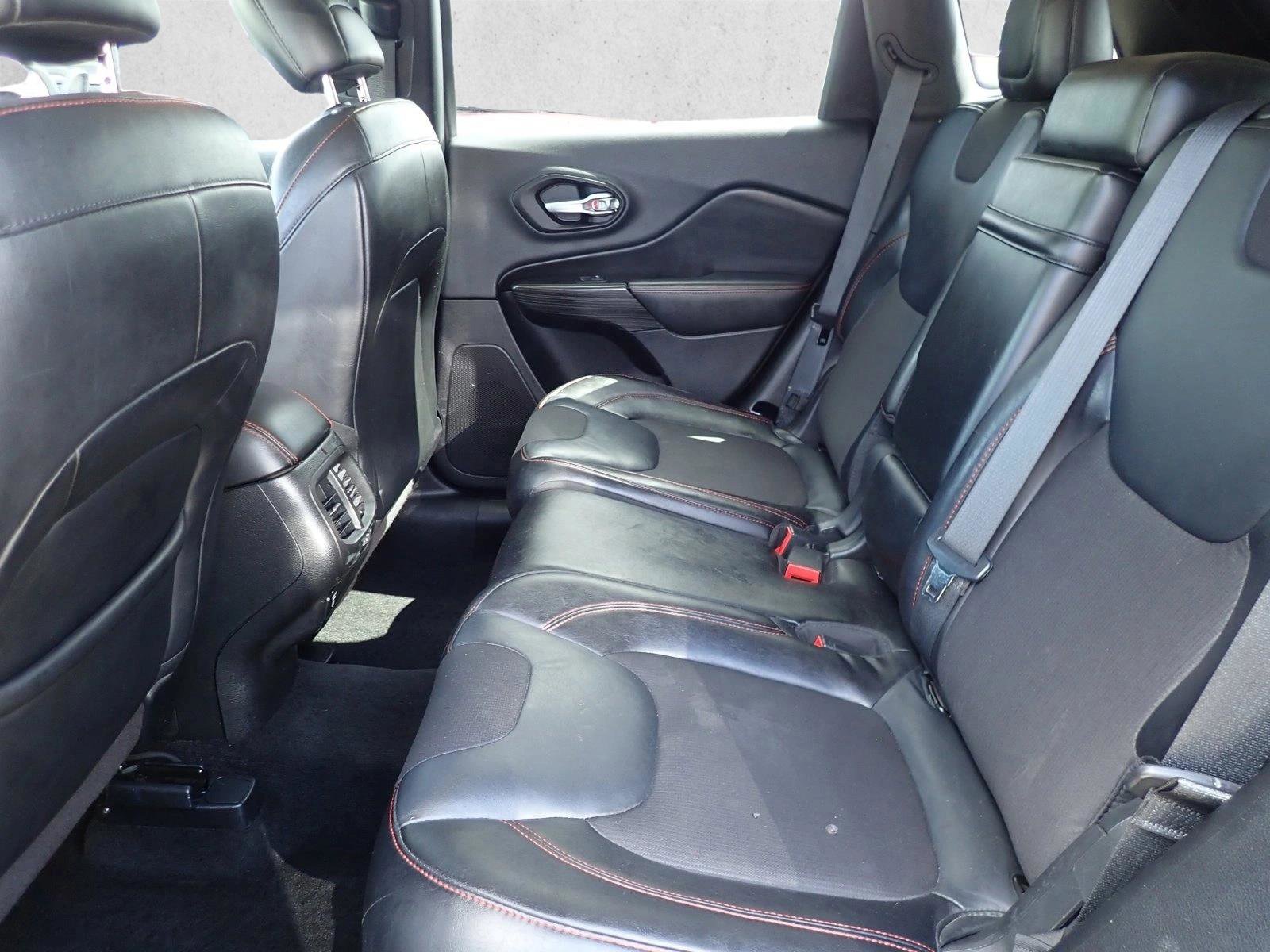 Used 2014 Jeep Cherokee Trailhawk w/ Technology Group AWD/4WD image 10