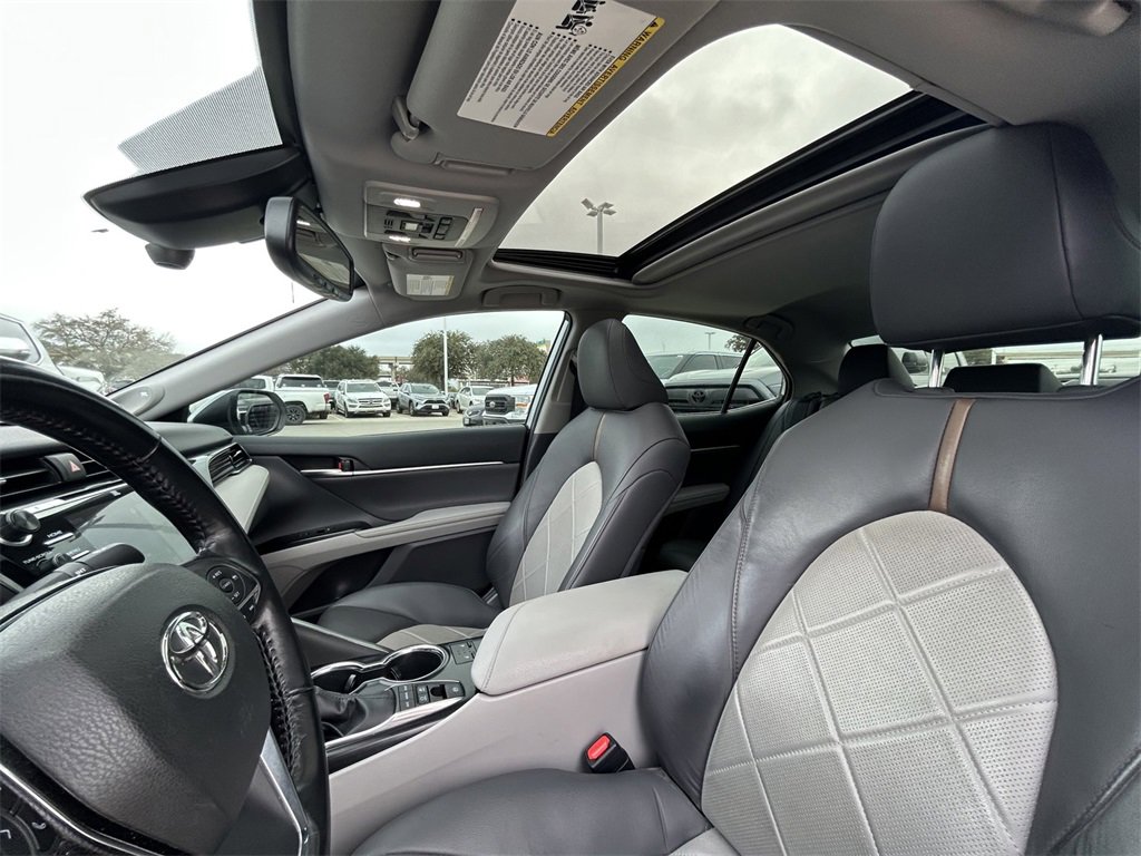 Used 2019 Toyota Camry LE image 12
