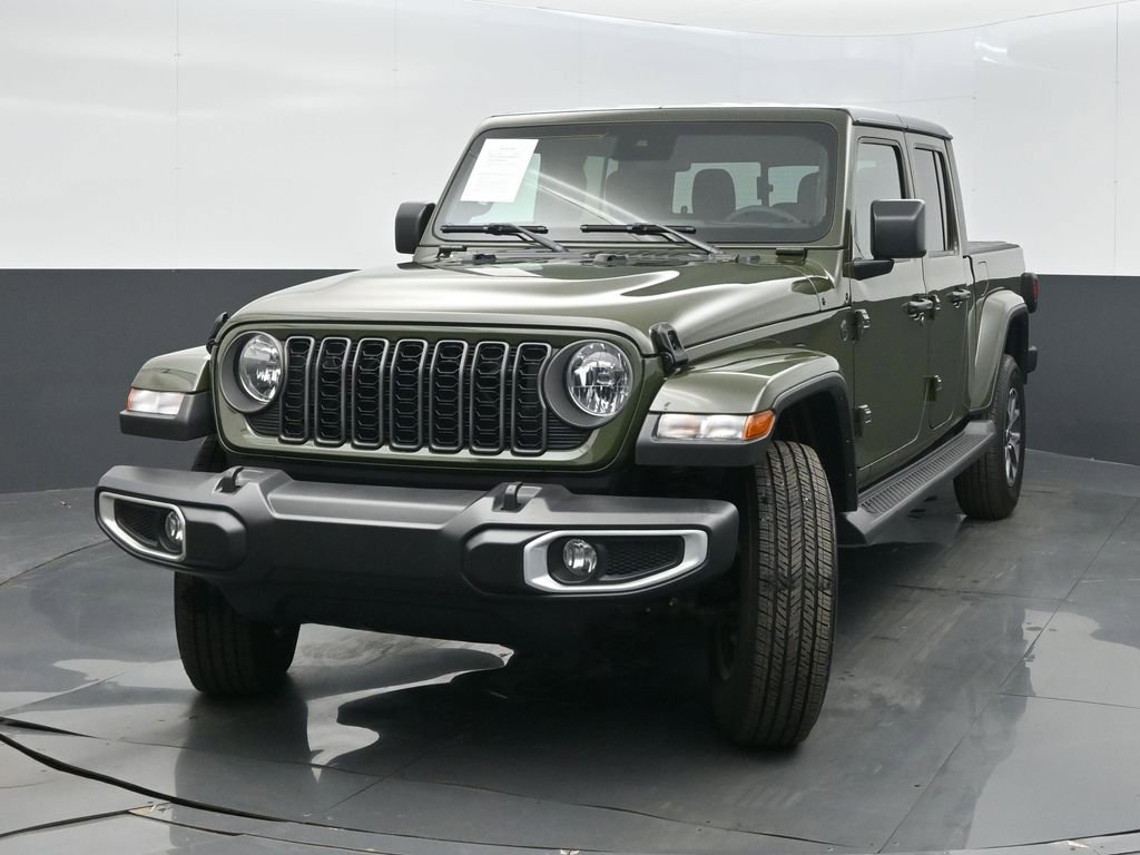 Certified 2024 Jeep Gladiator Sport image 3
