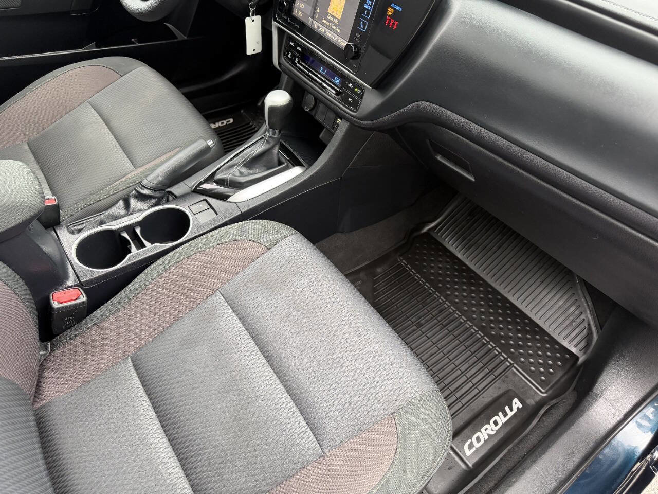 Used 2018 Toyota Corolla LE w/ LE Premium Package w/Moonroof FWD image 26