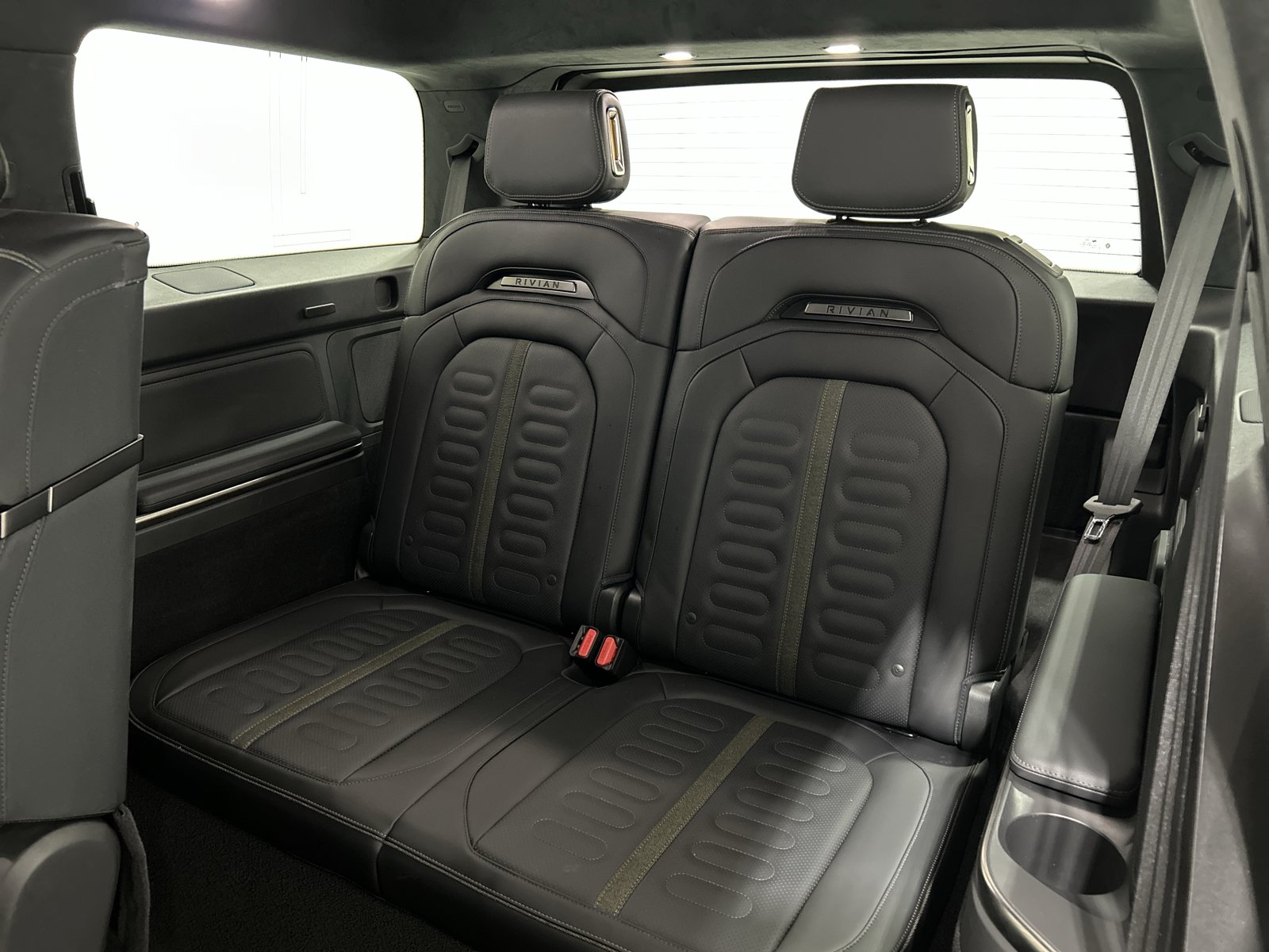 Used 2024 Rivian R1S Adventure AWD/4WD image 22