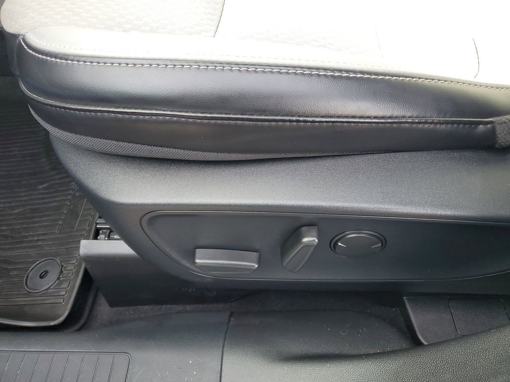 Certified 2024 Ford Escape SE w/ Class II Trailer Tow Package image 11