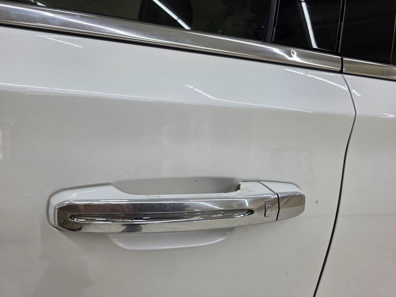 Used 2017 Cadillac Escalade Premium Luxury AWD/4WD image 12
