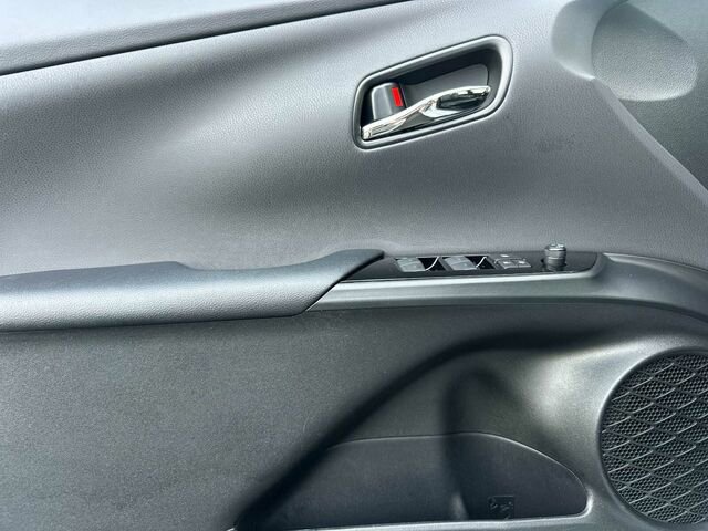 Used 2019 Toyota Prius Prime Premium image 13