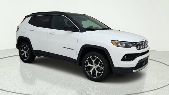 Used 2024 Jeep Compass Limited AWD/4WD image 3