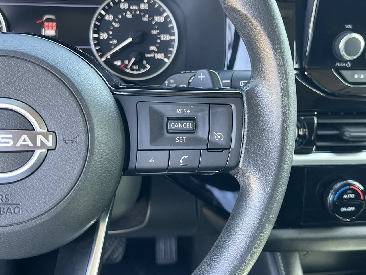 Used 2022 Nissan Pathfinder S FWD image 12