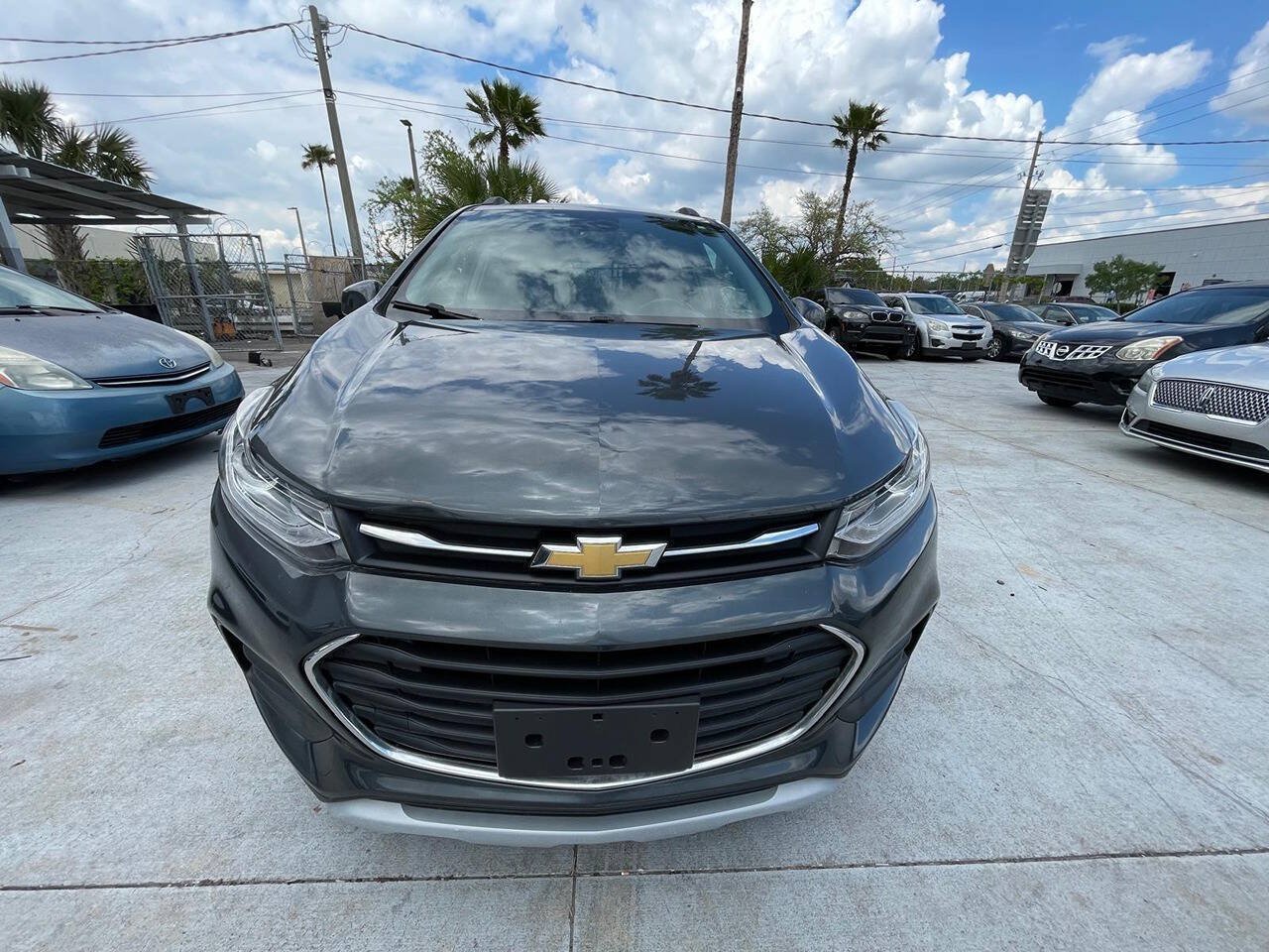 Used 2018 Chevrolet Trax LT w/ LT Convenience Package FWD image 1