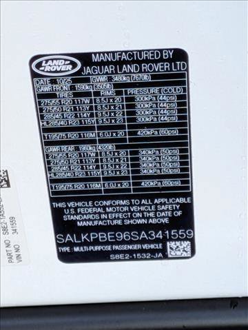 New 2025 Land Rover Range Rover Long Wheelbase SE image 17