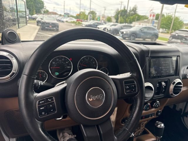 Used 2011 Jeep Wrangler Unlimited Sahara w/ Connectivity Group AWD/4WD image 18