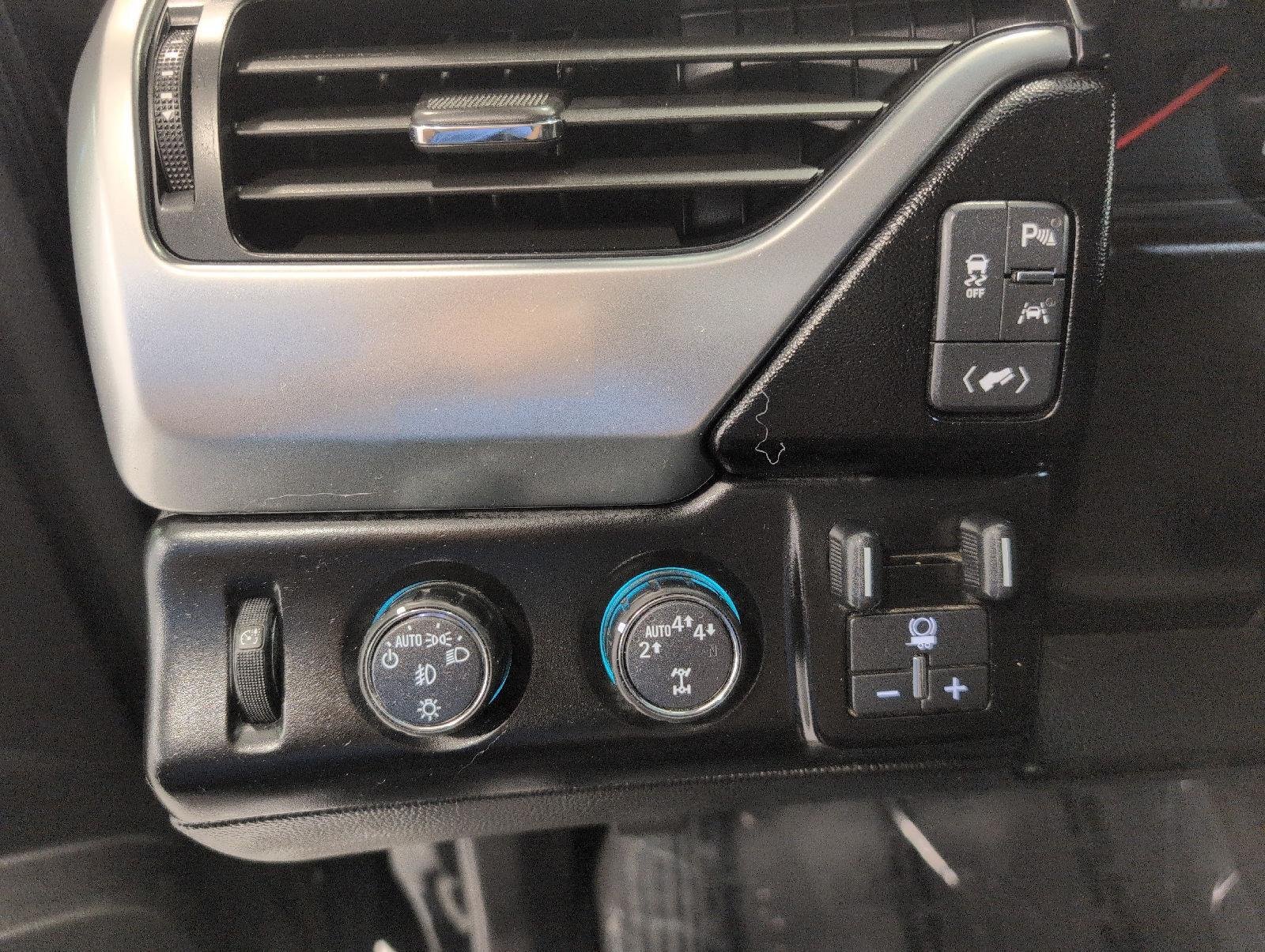 Used 2019 Chevrolet Suburban Premier AWD/4WD image 10