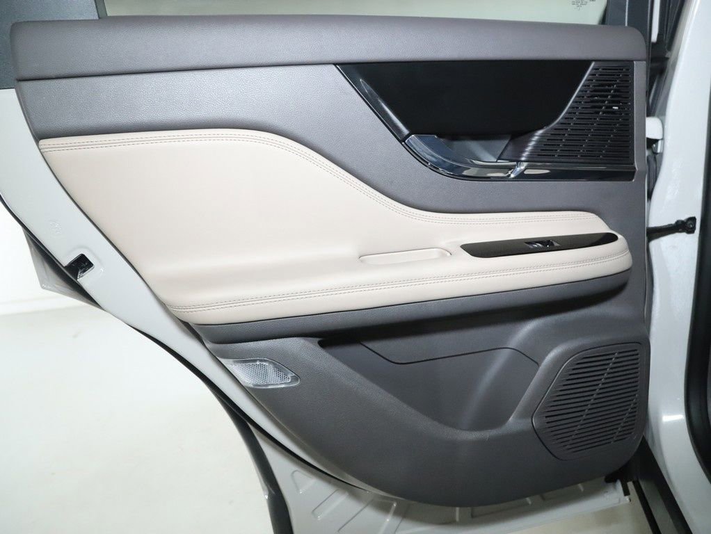 Certified 2022 Lincoln Corsair FWD image 13