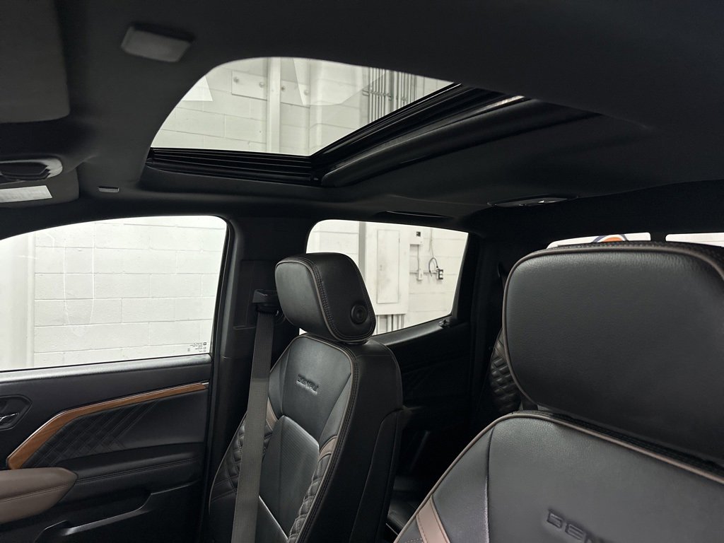 Used 2024 GMC Canyon Denali image 33