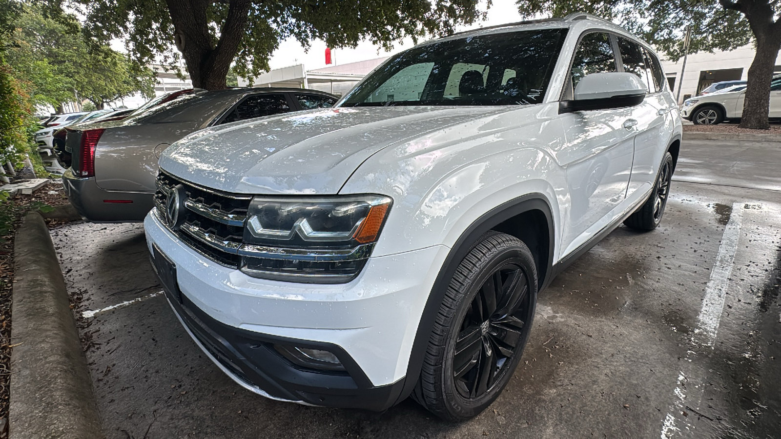 Used 2019 Volkswagen Atlas SEL FWD image 3