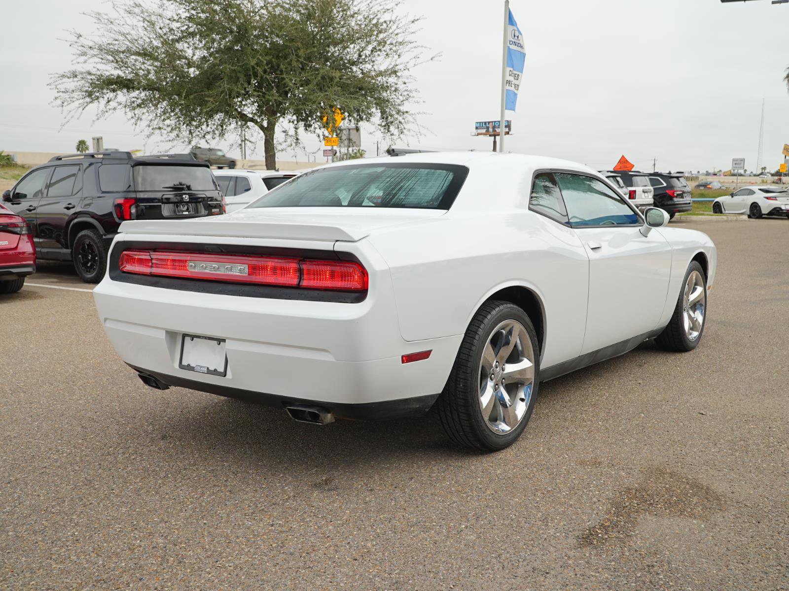 Used 2014 Dodge Challenger SXT w/ Super Sport Group (SS/T) image 5