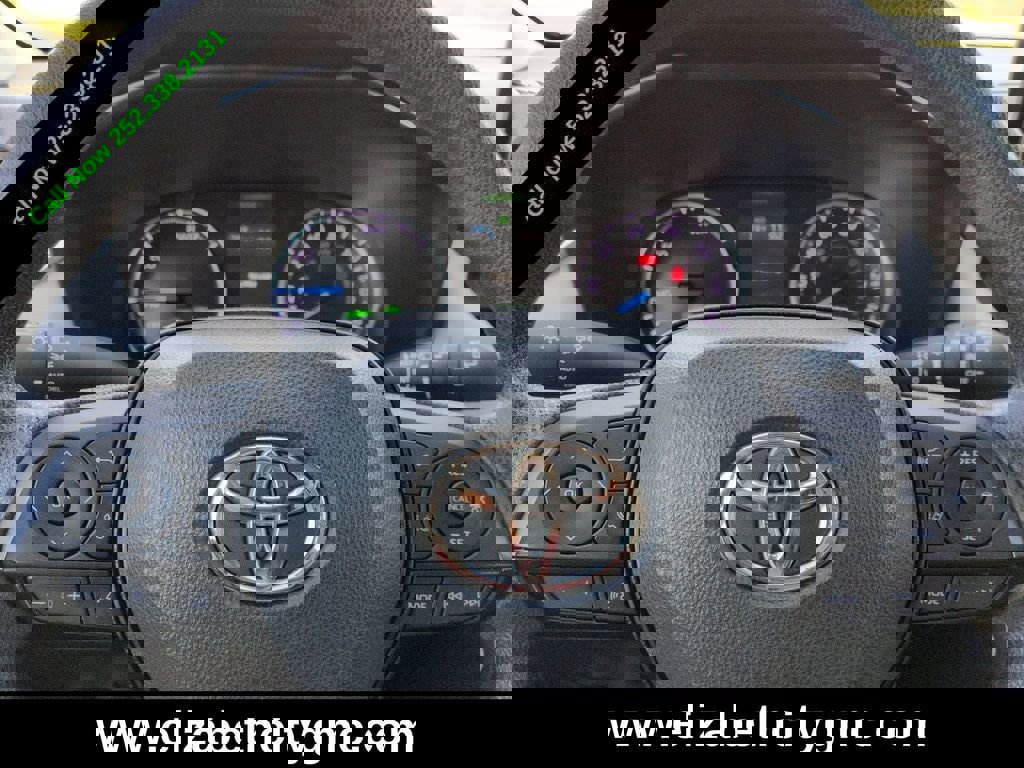 Used 2022 Toyota RAV4 XLE w/ Convenience Package image 28