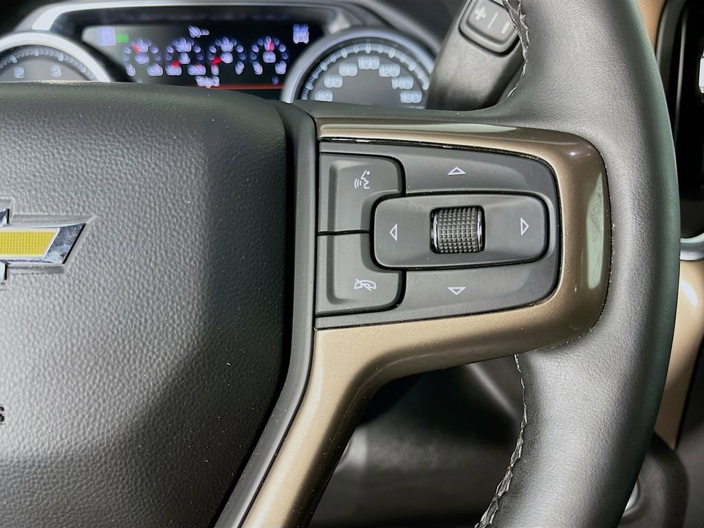 Used 2023 Chevrolet Silverado 2500 High Country AWD/4WD image 17