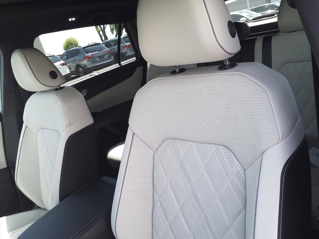 New 2026 Volkswagen Atlas Cross Sport SEL Premium R-Line image 10