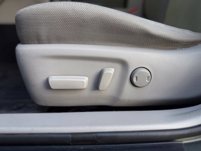 Used 2014 Toyota Camry LE FWD image 13