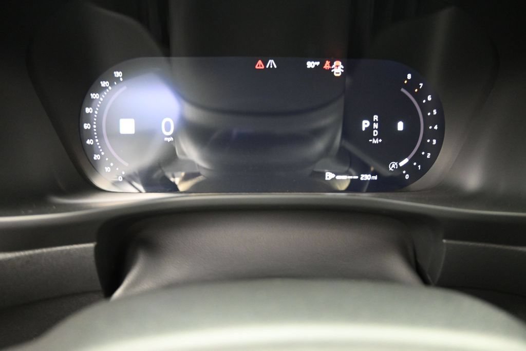 Used 2024 Volvo XC40 B5 Plus w/ Protection Package Premier AWD/4WD image 17