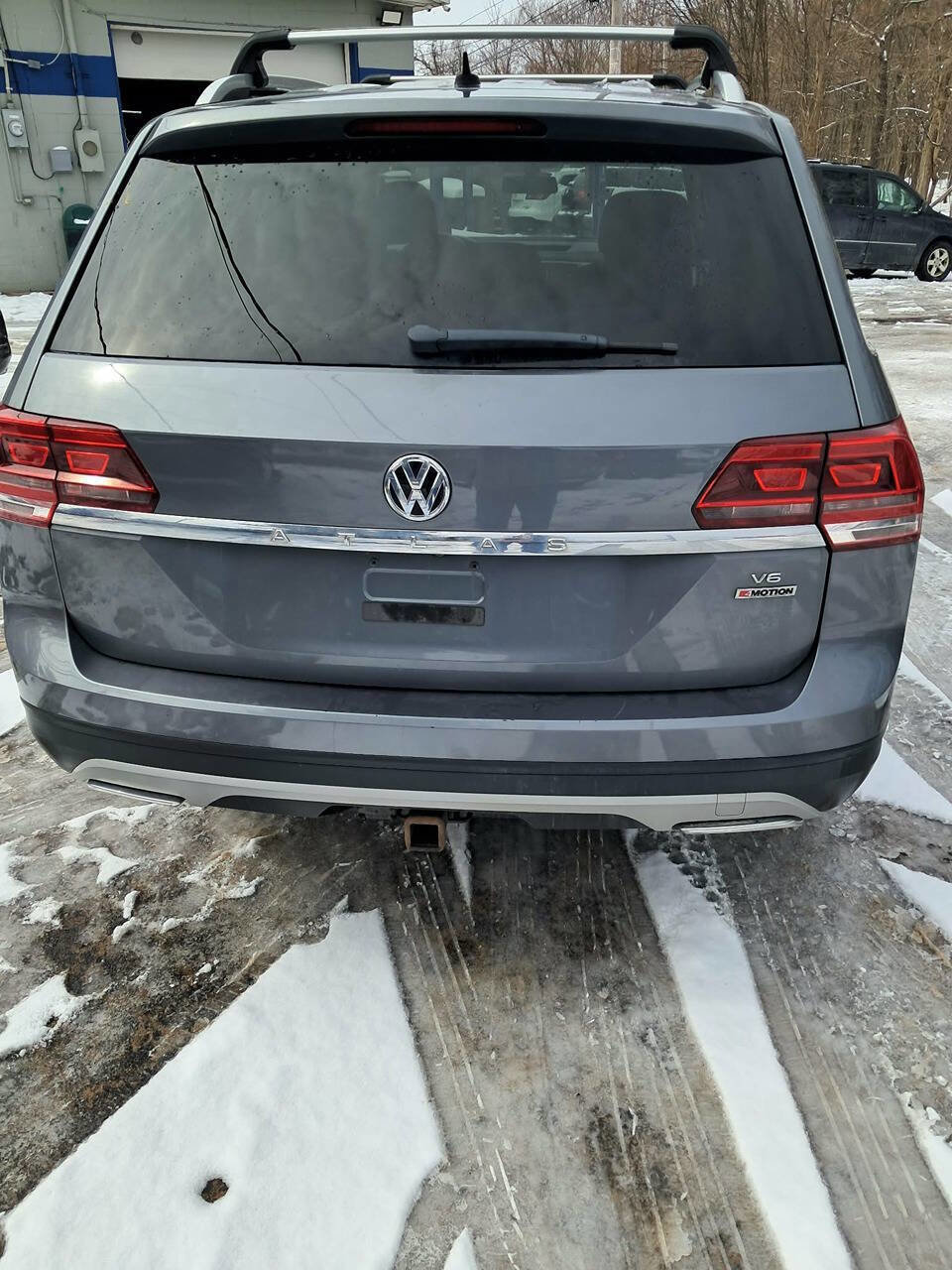 Used 2019 Volkswagen Atlas S w/ Towing Package image 3